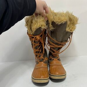 Sorel Tan and Black Leather Tall Boots Womens Size 6